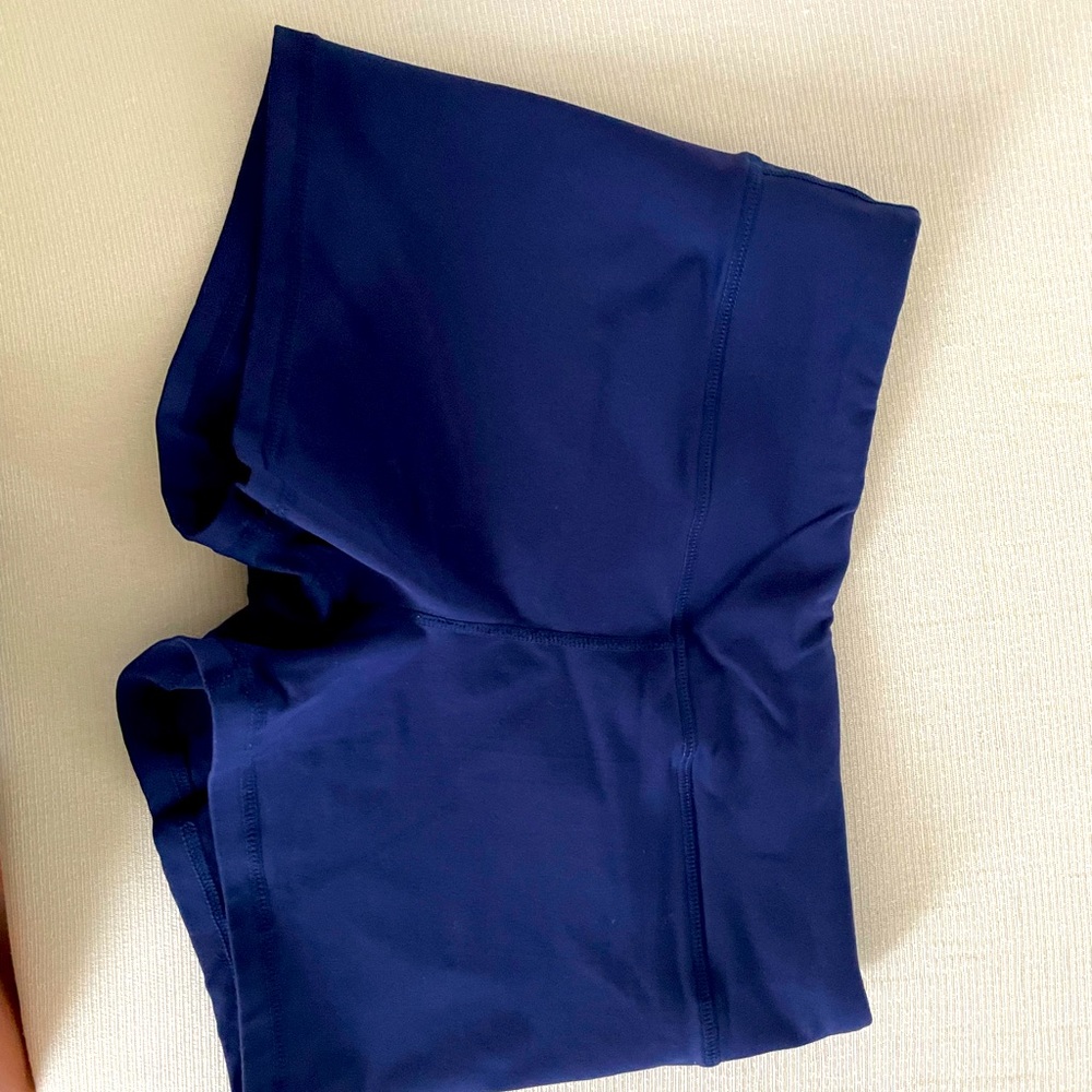 IAM medium shorts